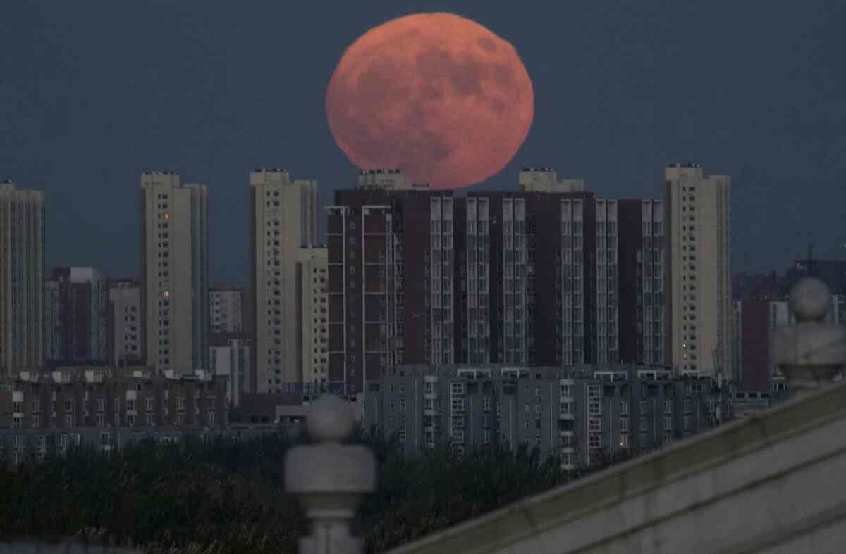 ابر ماه پکن - چین